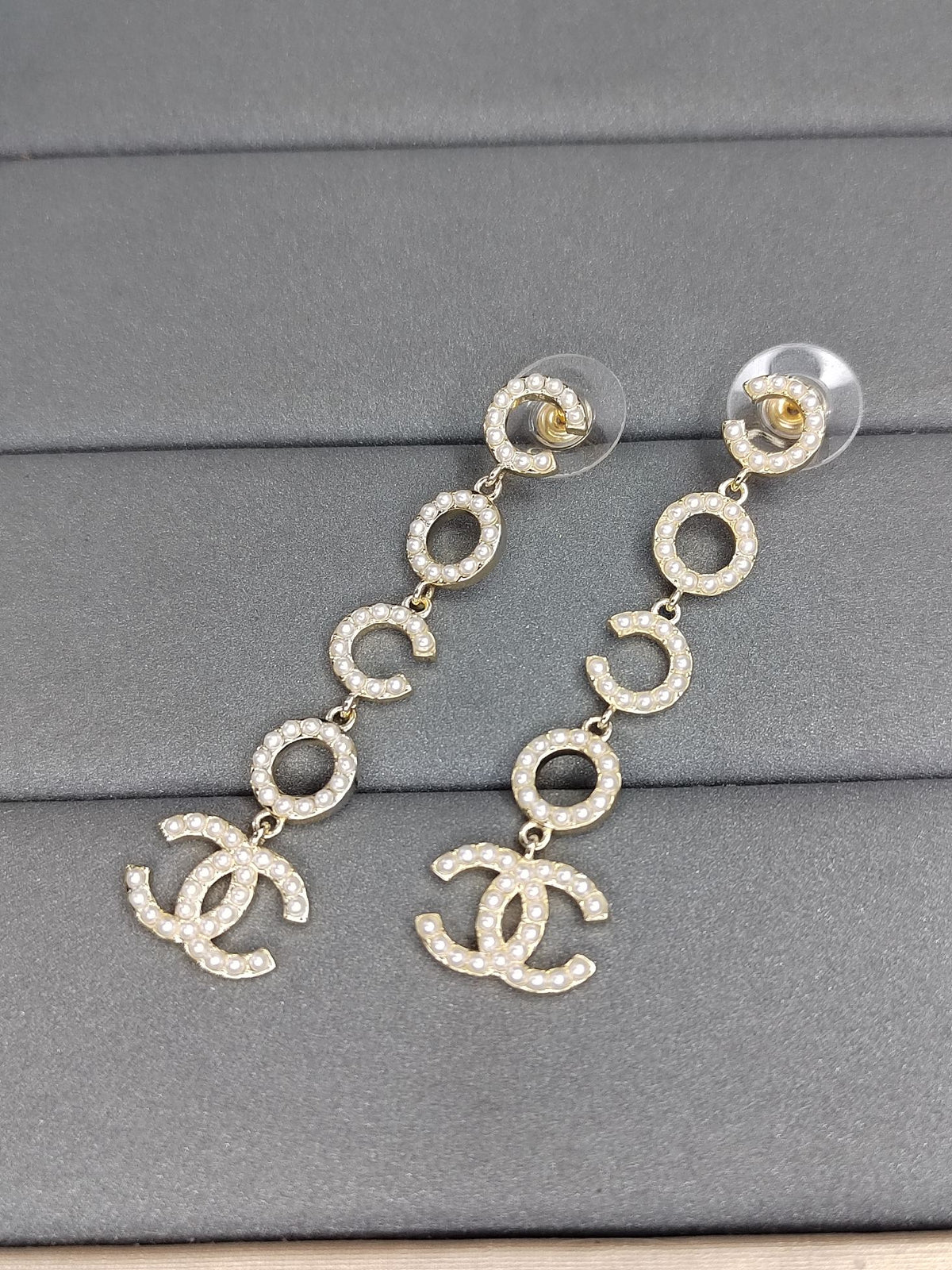 Chanel Pearl Pendant 18K Gold Earrings