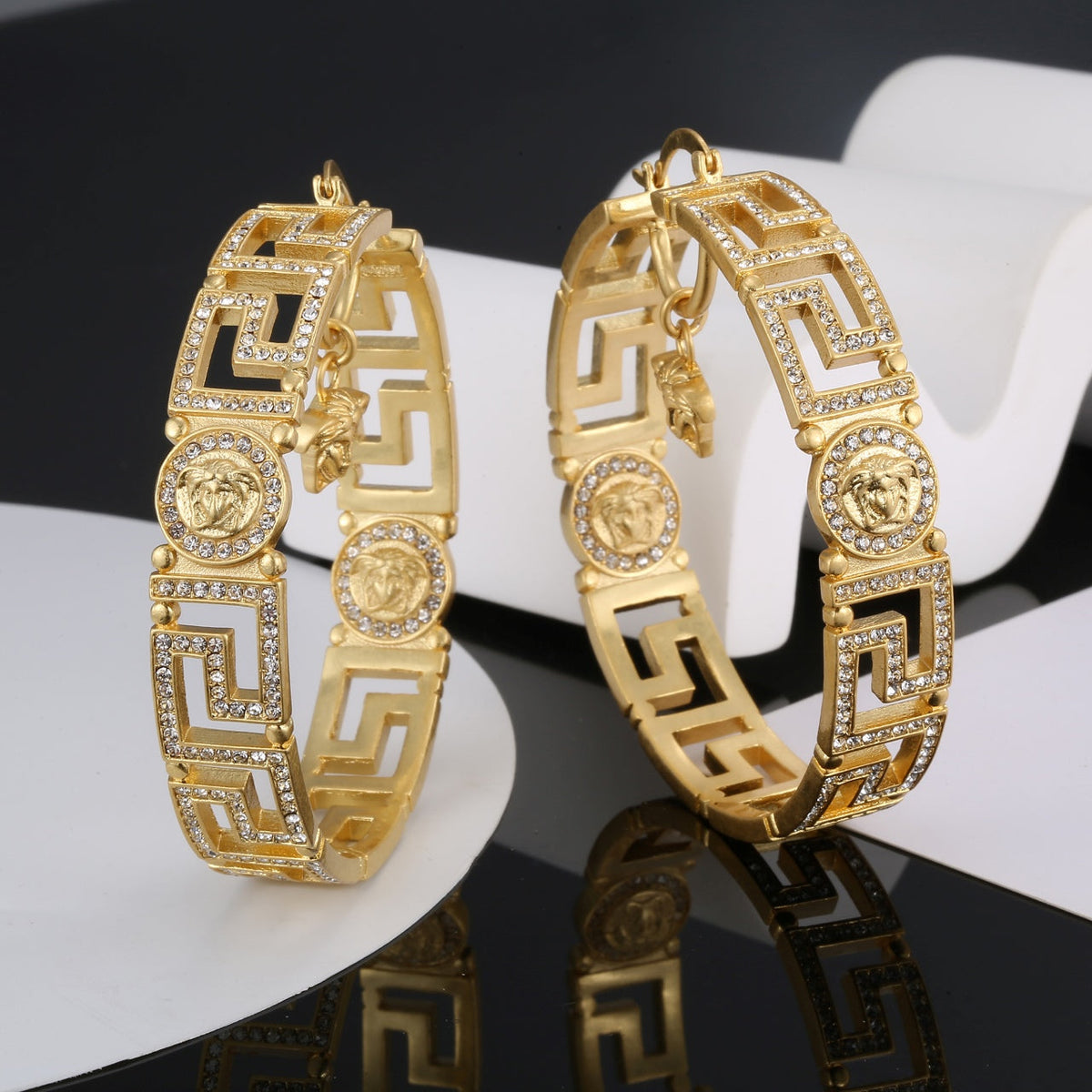 Ver Round Crystals 18K Gold Earrings