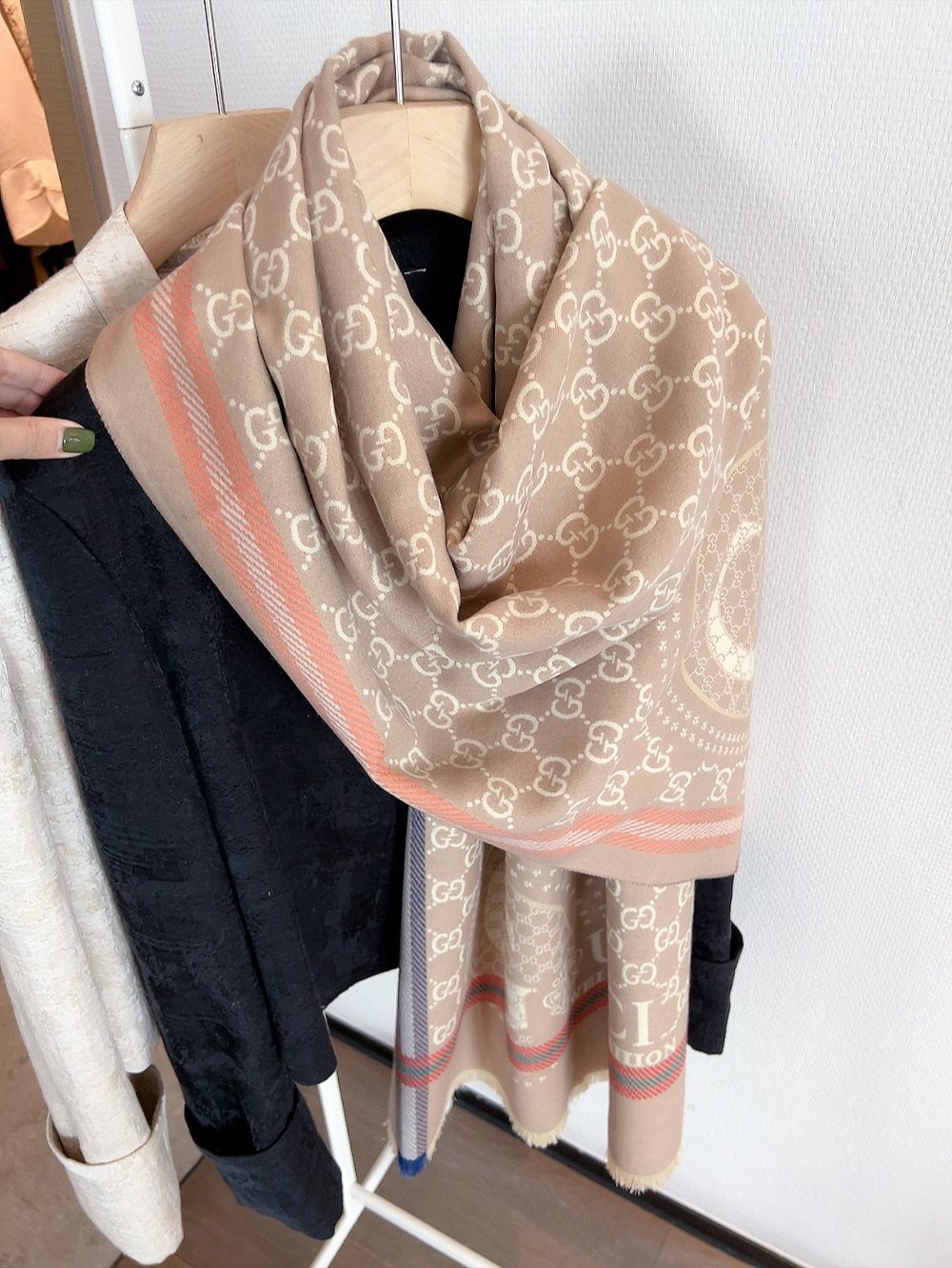 Gucci Reversible Logo Scarf — hero